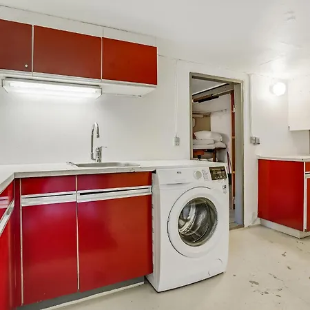 Casa vacanze Lovely In With Kitchen